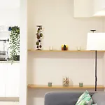 Two Bedrooms Close To Airport Appartement *