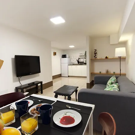 Διαμέρισμα Two Bedrooms Close To Airport *