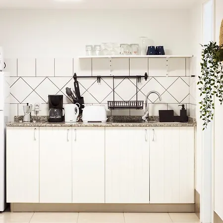 Апартаменты Two Bedrooms Close To Airport *