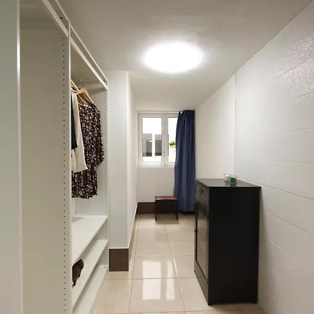Two Bedrooms Close To Airport * Каррисаль