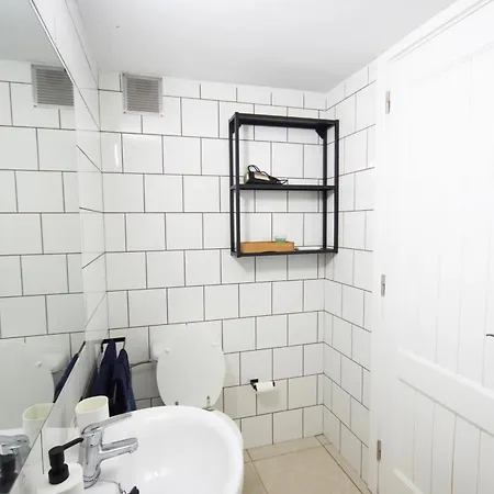 Two Bedrooms Close To Airport