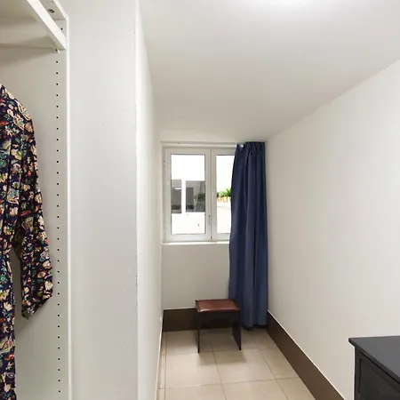 Two Bedrooms Close To Airport
