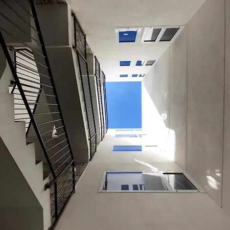 Two Bedrooms Close To Airport *
