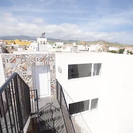 Апартаменты Two Bedrooms Close To Airport Каррисаль