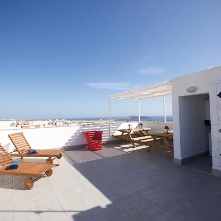 Апартаменты Two Bedrooms Close To Airport