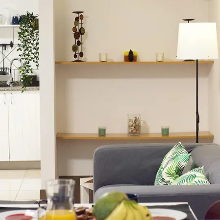 Апартаменты Two Bedrooms Close To Airport Каррисаль