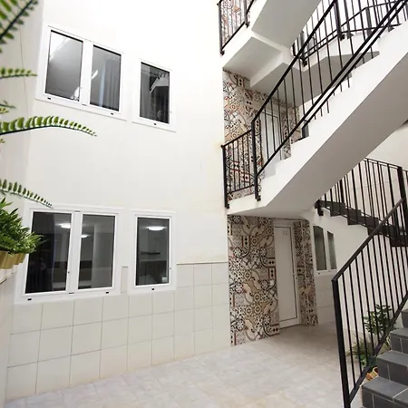 Two Bedrooms Close To Airport Каррисаль