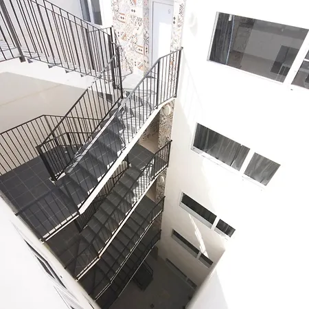 Two Bedrooms Close To Airport Апартаменты