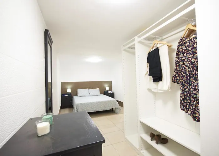 Апартаменты Two Bedrooms Close To Airport