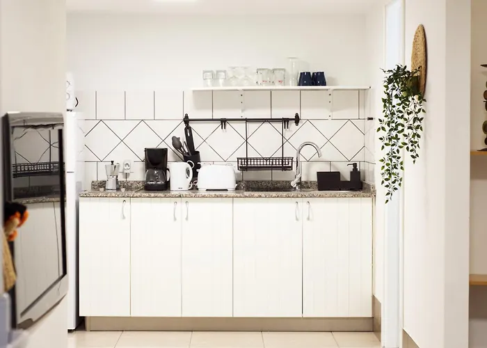 Апартаменты Two Bedrooms Close To Airport *