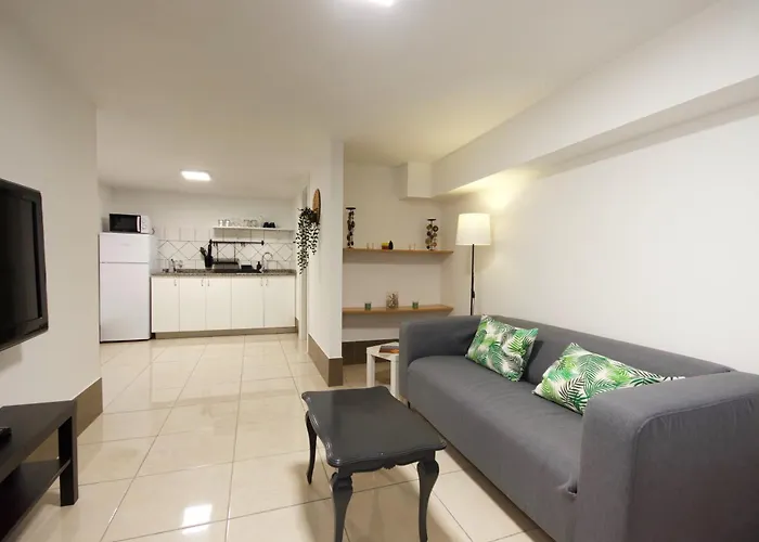 Апартаменты Two Bedrooms Close To Airport *