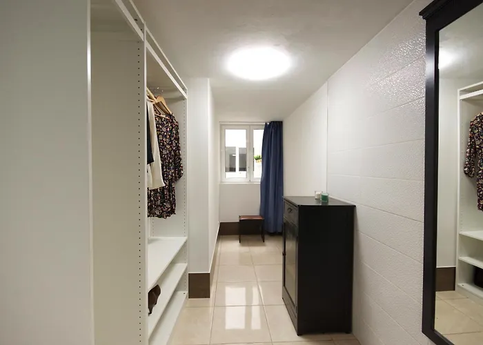 Two Bedrooms Close To Airport * Каррисаль