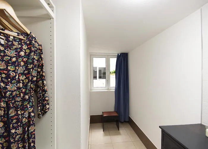 Two Bedrooms Close To Airport