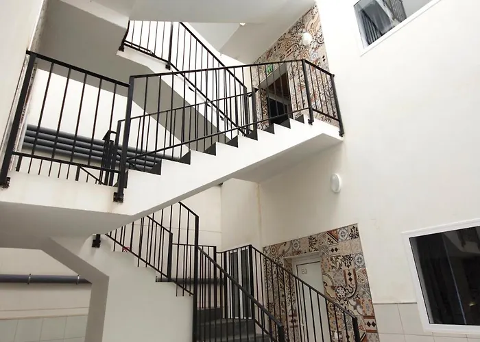Two Bedrooms Close To Airport Апартаменты Каррисаль