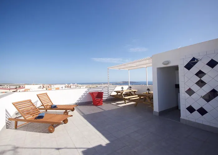 Апартаменты Two Bedrooms Close To Airport