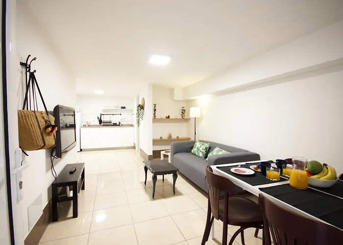 Two Bedrooms Close To Airport