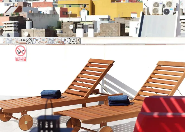 Апартаменты Two Bedrooms Close To Airport Каррисаль