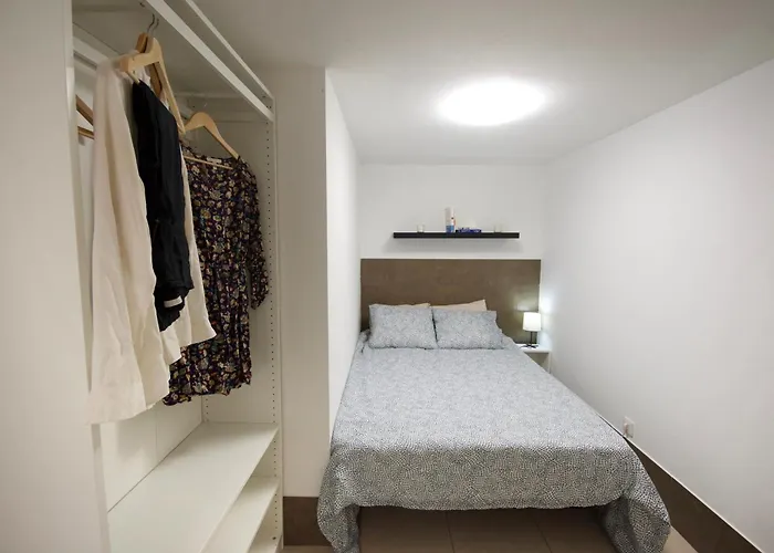 Апартаменты Two Bedrooms Close To Airport