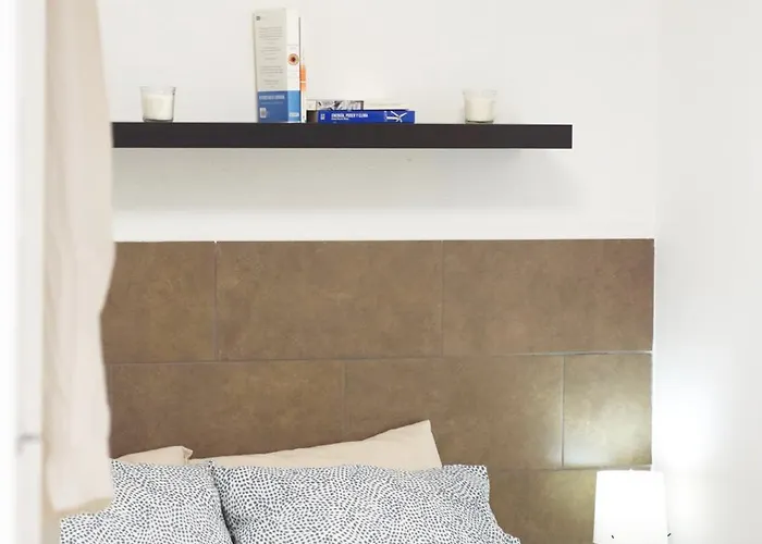 Two Bedrooms Close To Airport Апартаменты *